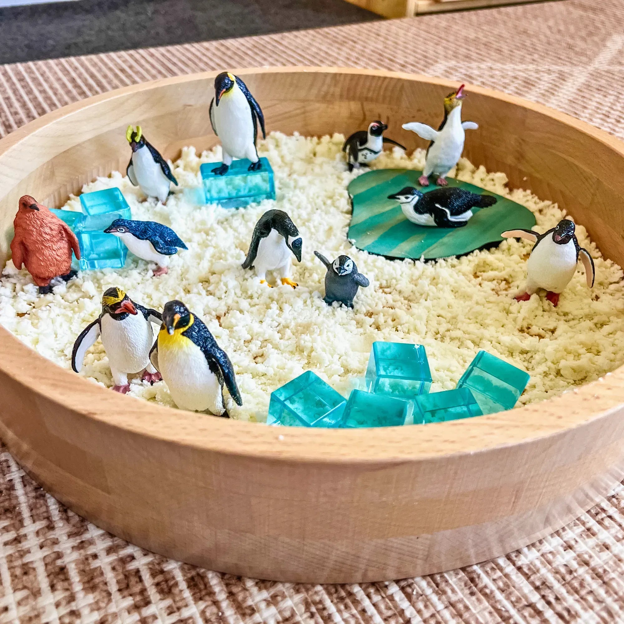 12-Piece Penguin Animal?Figurines?Playset-scene 2
