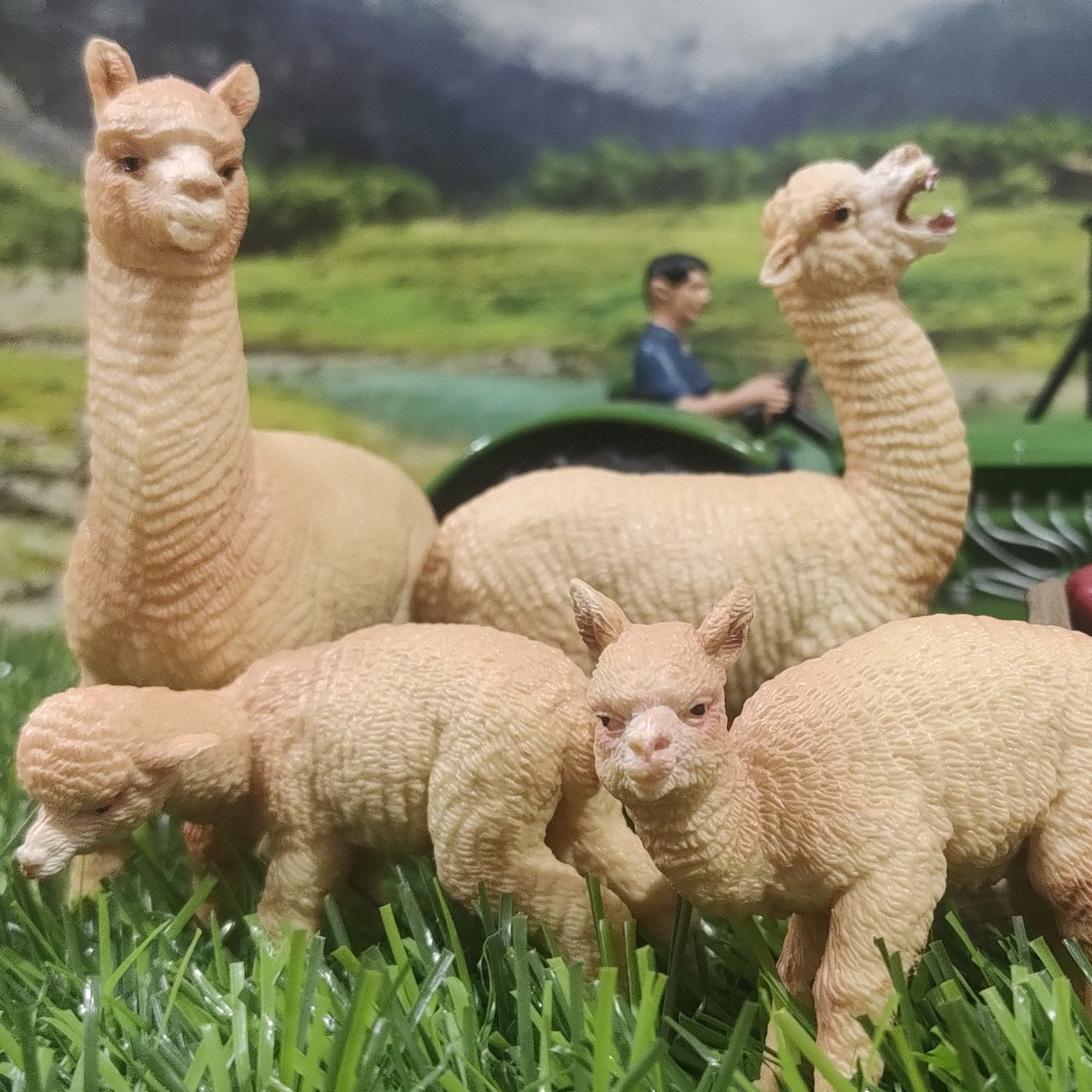 8-Piece Alpaca Figurine Playset
