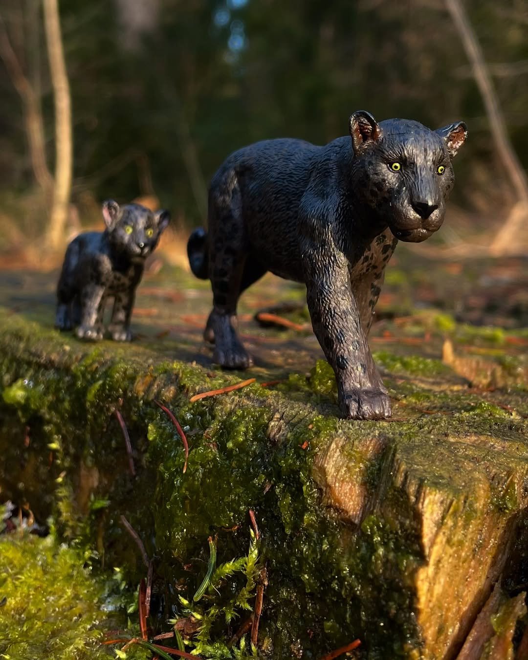 Figurita de Jaguar Negro Toymany