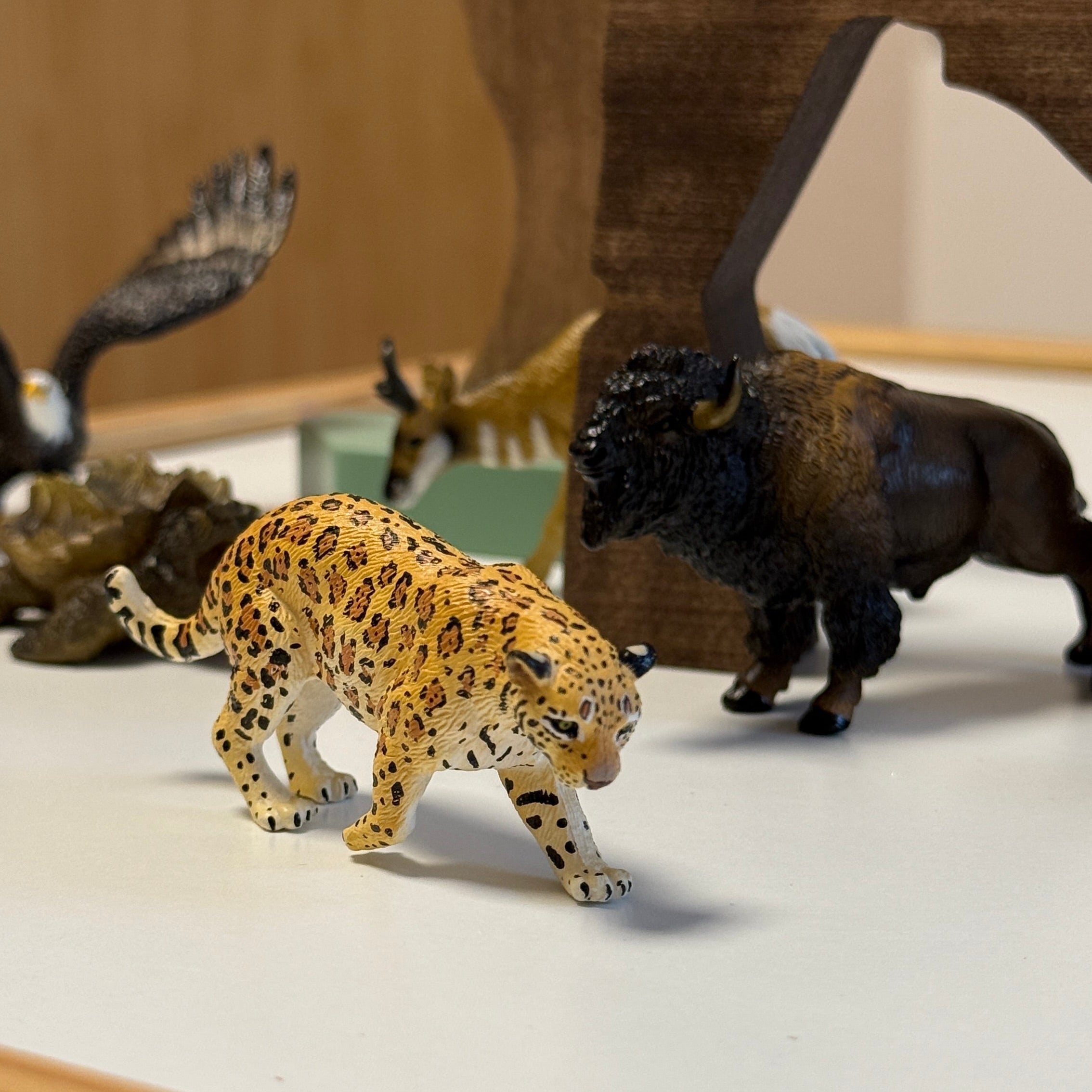 Juguete figura de bisonte americano Toymany