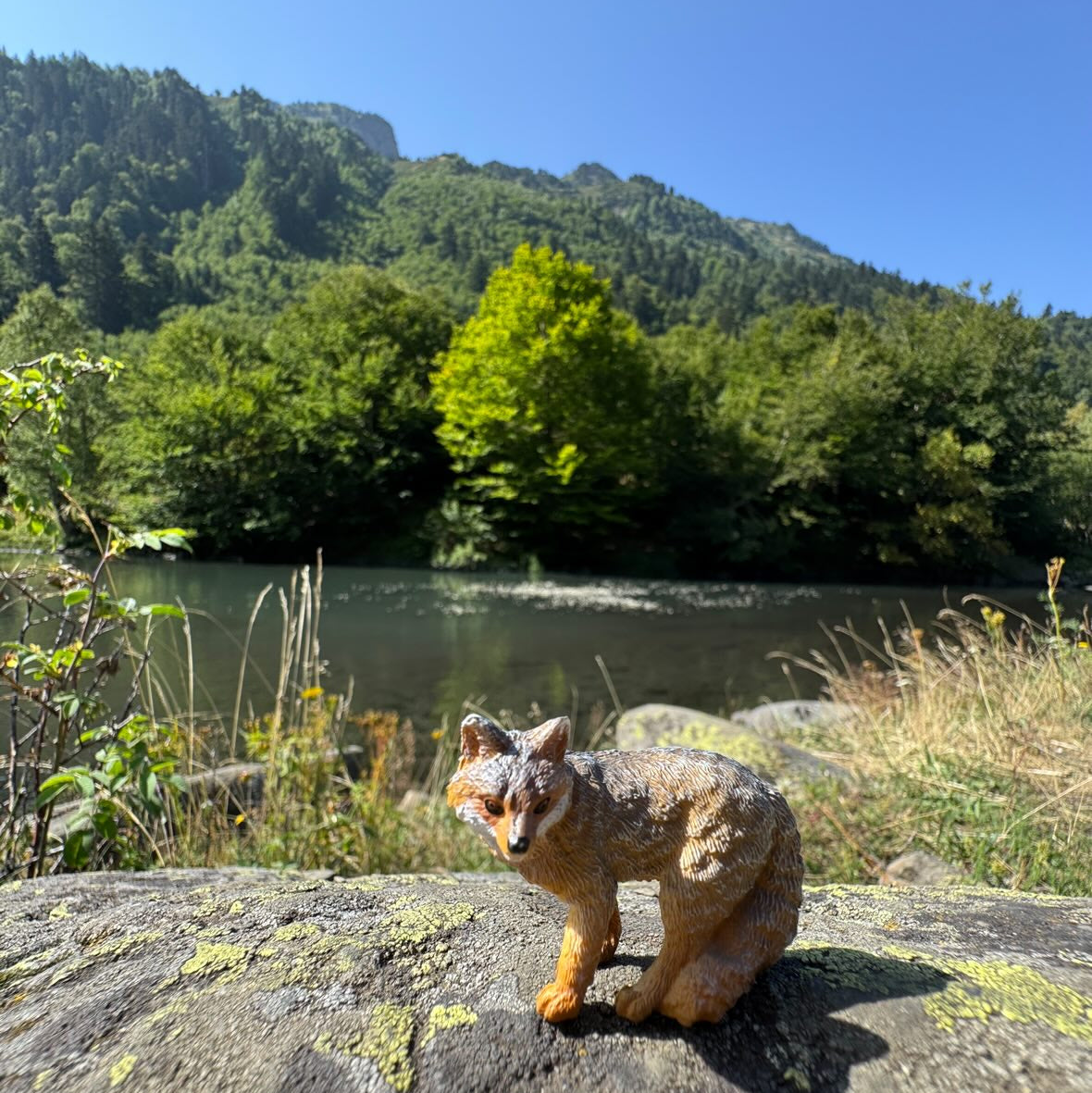 Jouet figurine de renard gris Toymany