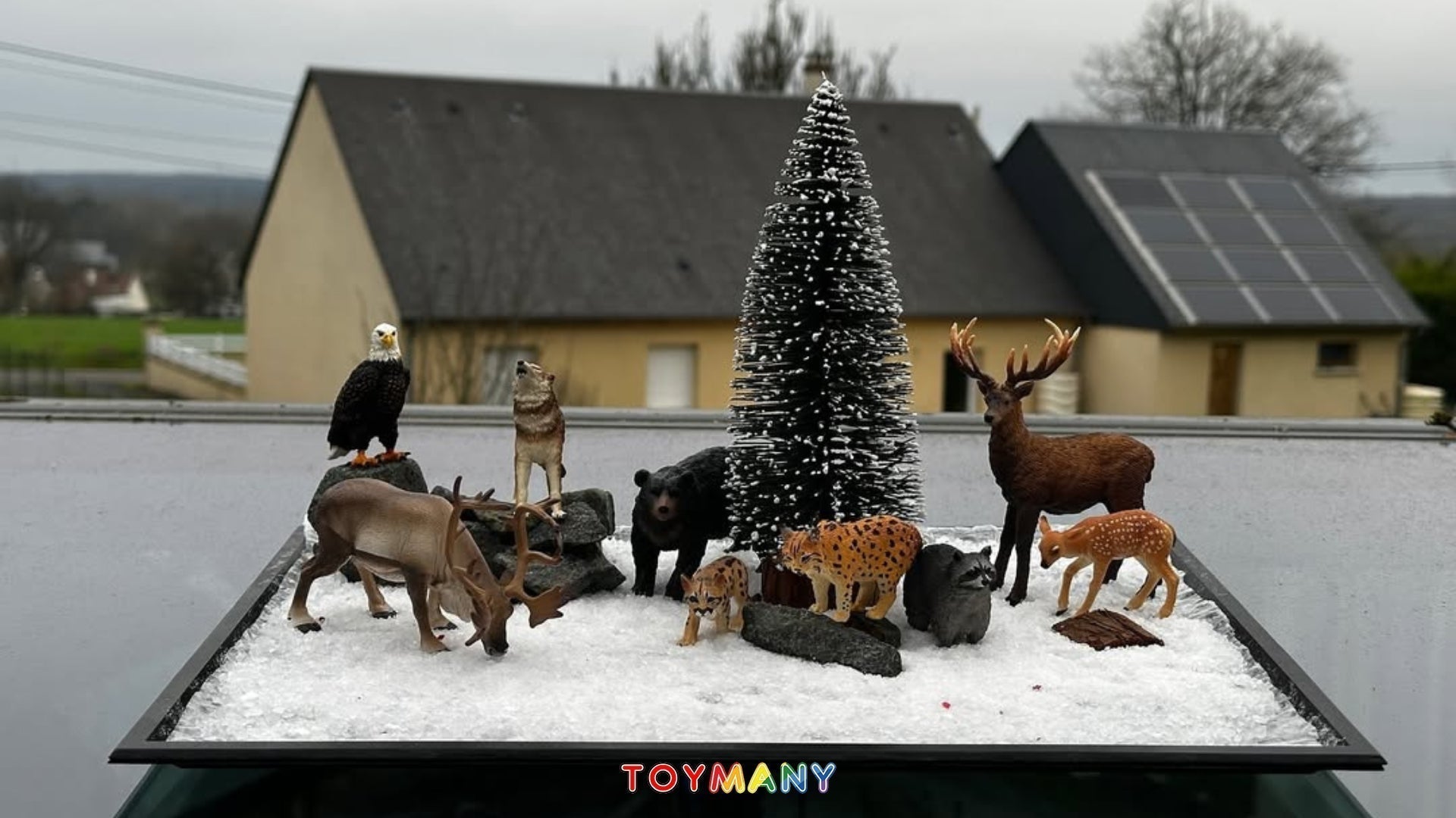 5 Christmas-Themed Play Ideas Using Toymany Figurines