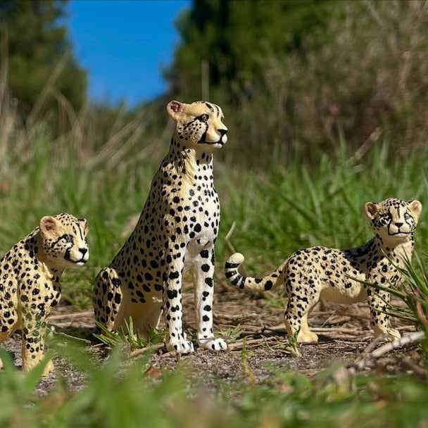 8-Piece Cheetah Family Figurine Playset