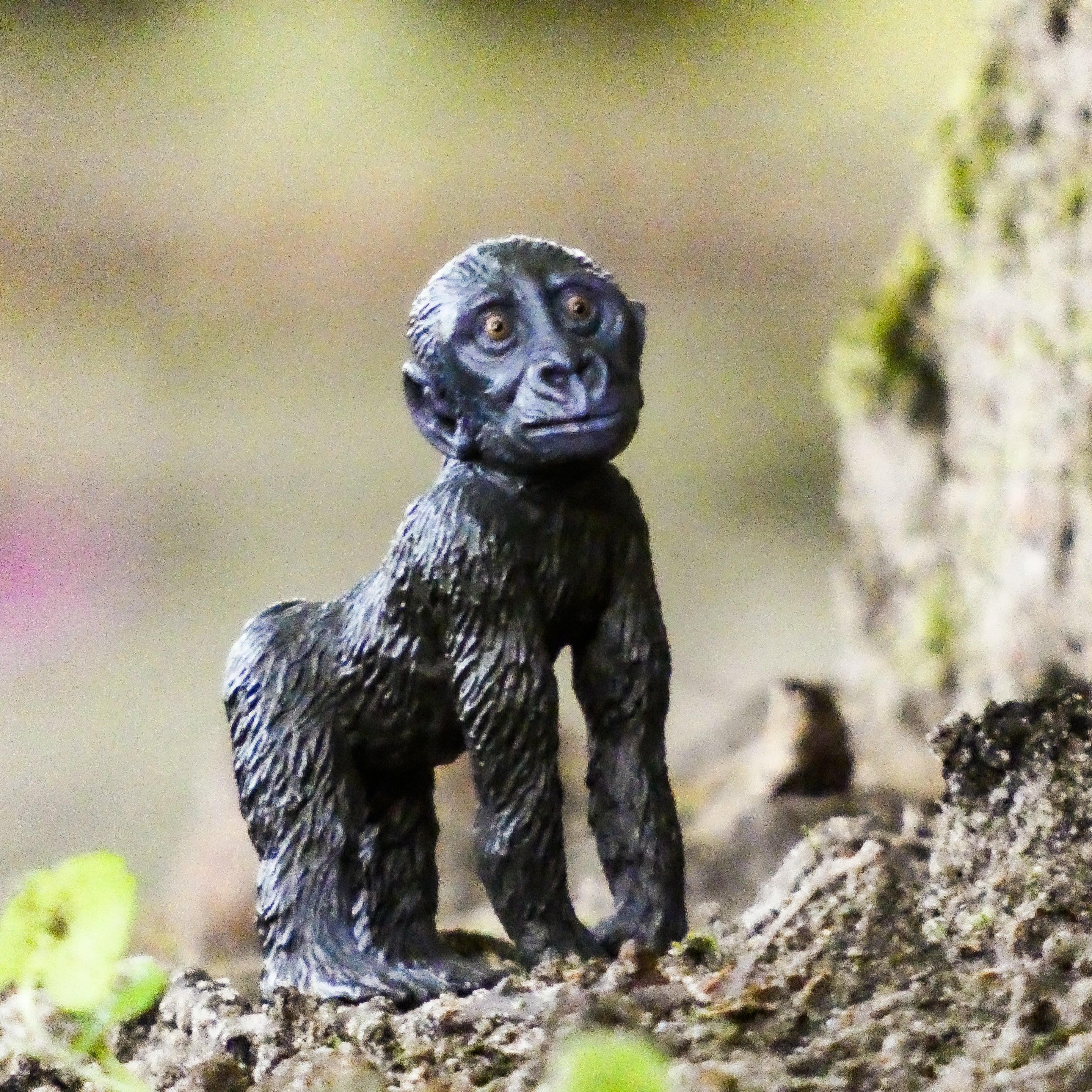 Figura de juguete Toymany de bebé gorila