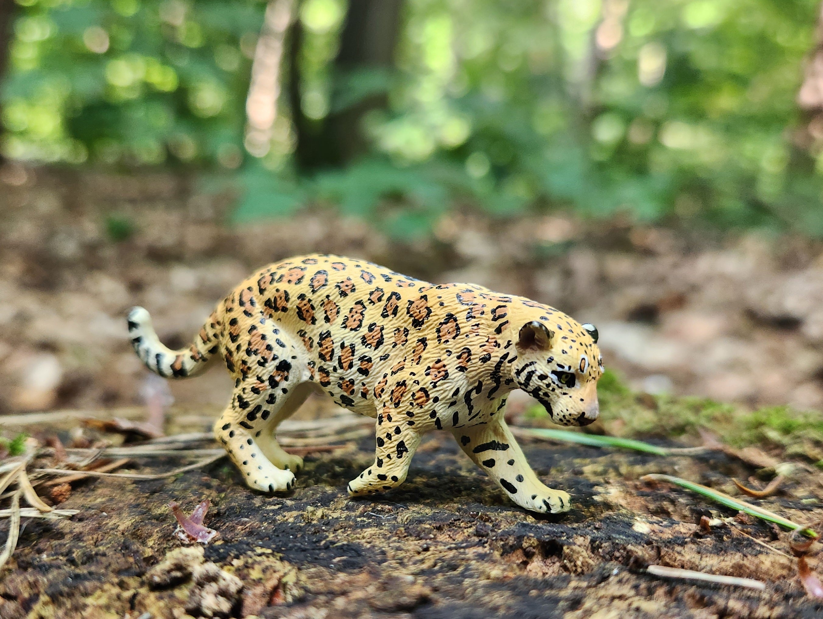 Juguete figura de jaguar Toymany