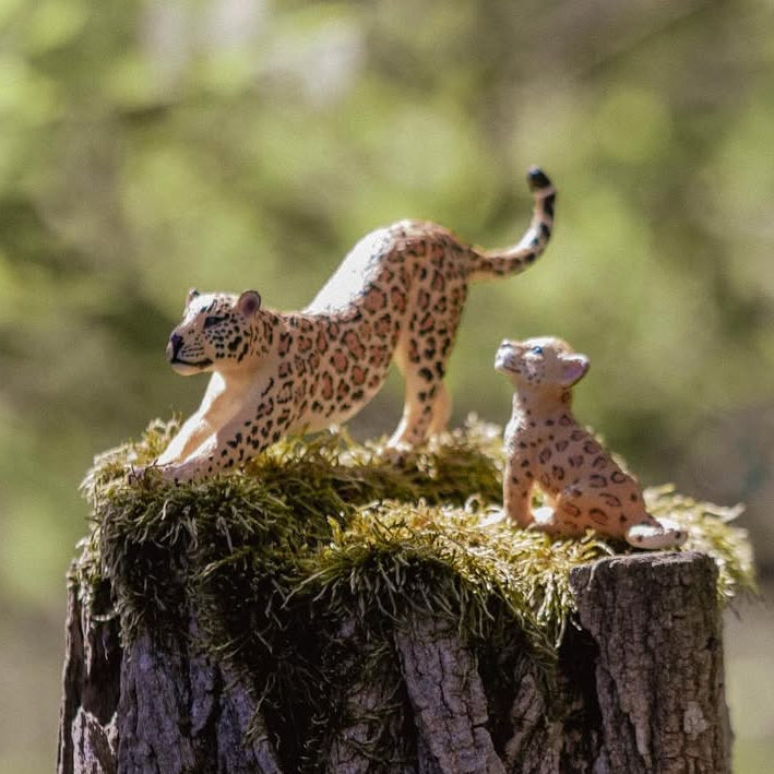 Toymany Stretching Male Jaguar Figurine Toy